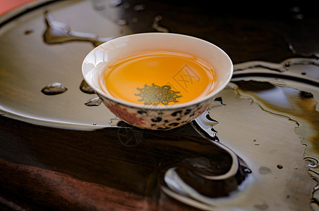 茶香古韵，生活雅致：喝茶提升生活品质的艺术