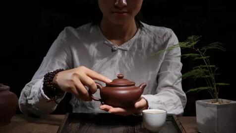 茶香溢生活：品茗之道与健康益处